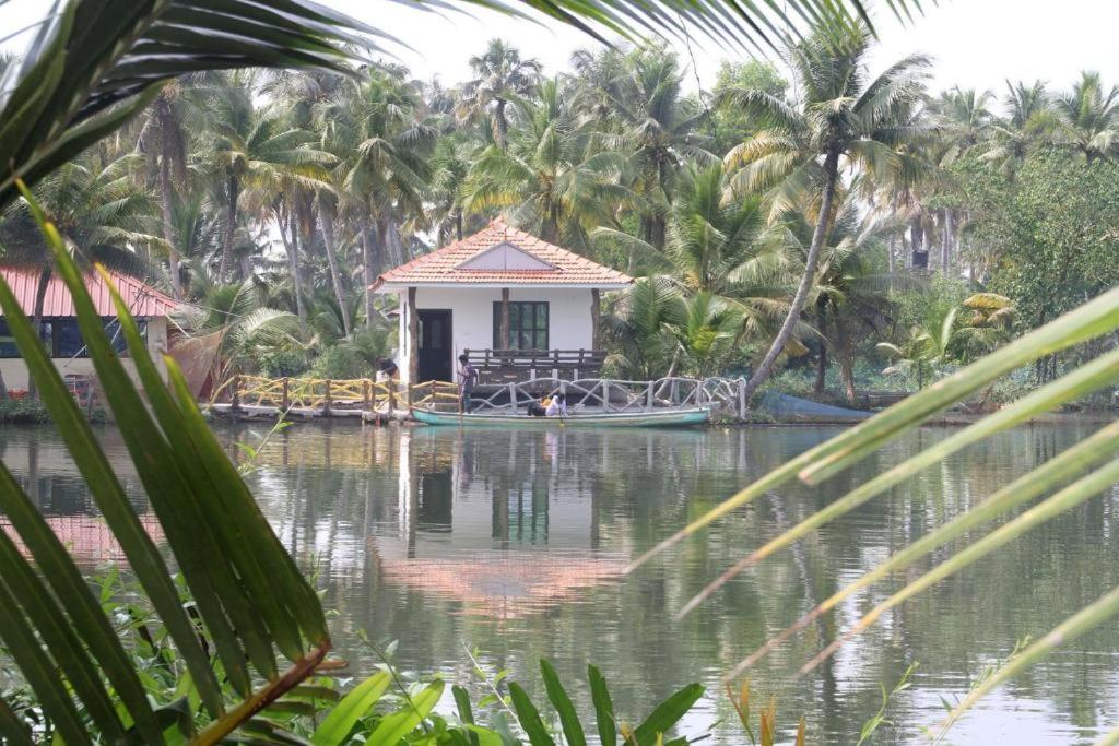 Mundrothuruth Munroe Island Lake Resort מראה חיצוני תמונה